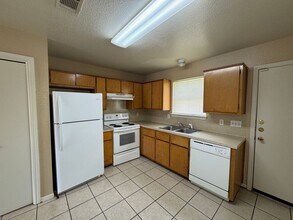 1002 Circle M Dr in Killeen, TX - Building Photo - Building Photo