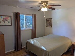 3717 Indianpipe Cir, Unit Master Bedroom in Colorado Springs, CO - Foto de edificio - Building Photo