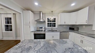 1200 Dresden Dr W in Charlotte, NC - Building Photo - Building Photo