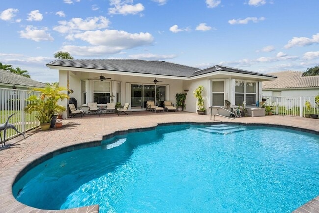 property at 4062 Bahia Isle Cir