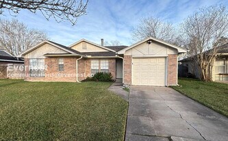 8515 Lazy Brook Ln in La Porte, TX - Building Photo