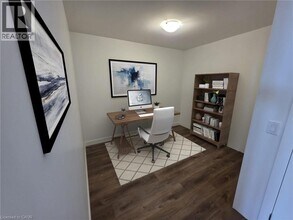 461 Green Rd in Hamilton, ON - Building Photo - Building Photo