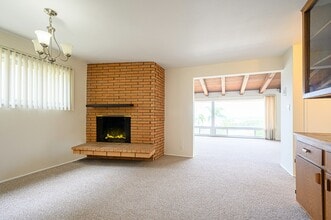 552 Vía Del Monte in Palos Verdes Estates, CA - Building Photo - Building Photo