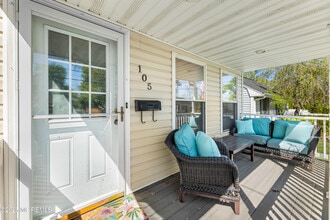 105 Wayside Dr in Keyport, NJ - Building Photo - Building Photo