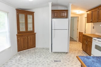 4700 Silver Creek Church Rd in Morganton, NC - Building Photo - Building Photo