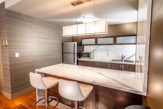 Uptown Towers I & II in Toronto, ON - Building Photo - Interior Photo