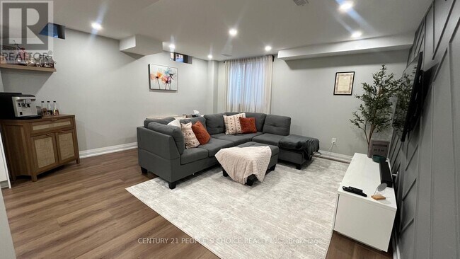 14 Copperhill Hts in Barrie, ON - Building Photo - Building Photo