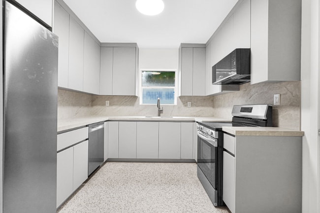 341 NW 43rd St in Miami, FL - Building Photo - Building Photo