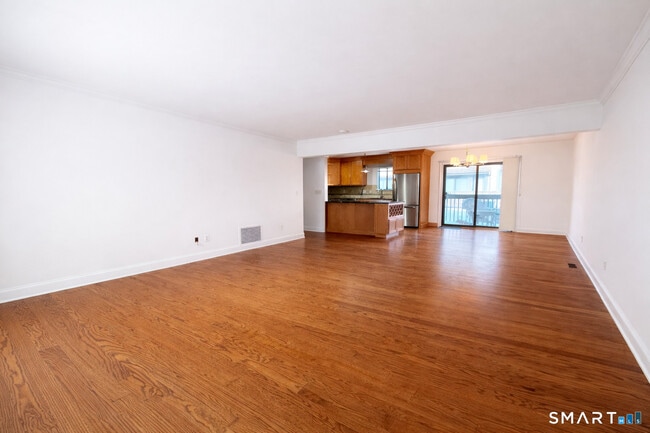 2289 Bedford St in Stamford, CT - Building Photo - Building Photo