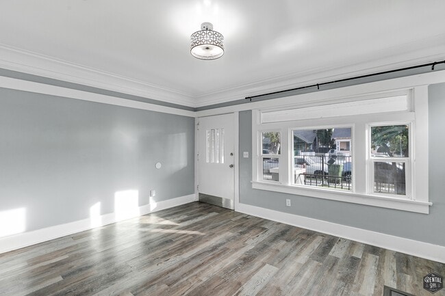 641 W 43rd St in Los Angeles, CA - Building Photo - Building Photo