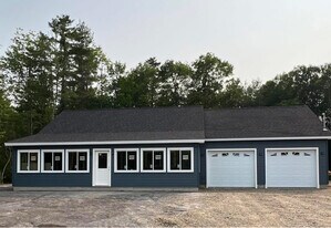 4 Mellow Hill in Sidney, ME - Building Photo