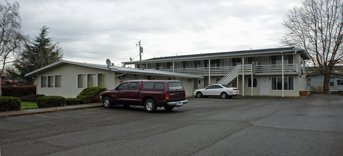 Heather Ridge Apartments in Roseburg, OR - Building Photo