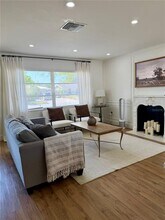 3157 Novus St in Sarasota, FL - Building Photo - Building Photo