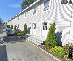 8 Lawton Pl, Unit 7 in Waltham, MA - Building Photo