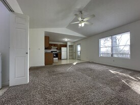 508 Harriet Ct in Springfield, IL - Building Photo