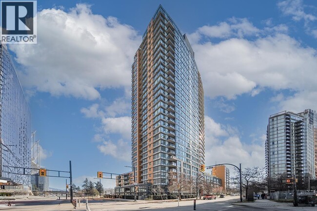 33-2733 Smithe St in Vancouver, BC - Building Photo - Building Photo