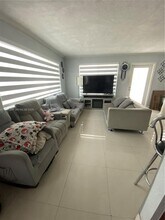 398 E 56th St in Hialeah, FL - Building Photo - Building Photo