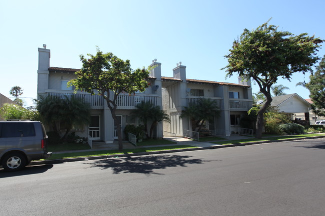 511-515 California St in Huntington Beach, CA - Foto de edificio - Building Photo