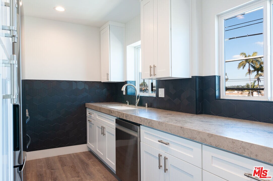 1310 W Valencia Dr in Fullerton, CA - Building Photo