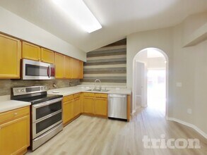 4401 Reynolds Ridge Ct in Plant City, FL - Foto de edificio - Building Photo