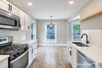 618 Lamberton St NE in Grand Rapids, MI - Building Photo - Building Photo
