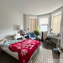 81 Park Dr, Unit 1 in Boston, MA - Foto de edificio - Building Photo