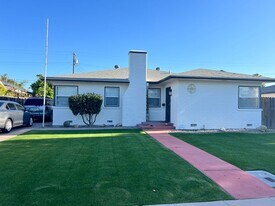 1937 Sycamore Dr in Wasco, CA - Building Photo
