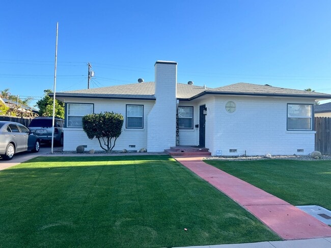 property at 1937 Sycamore Dr