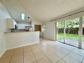 21434 SW 89th Pl in Cutler Bay, FL - Building Photo - Building Photo