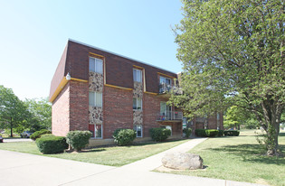 2063 Waycross Rd in Cincinnati, OH - Building Photo