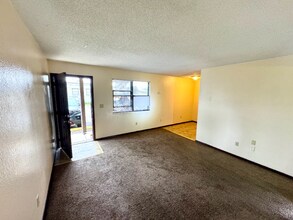 913 Joliet Dr in Sauget, IL - Building Photo - Building Photo
