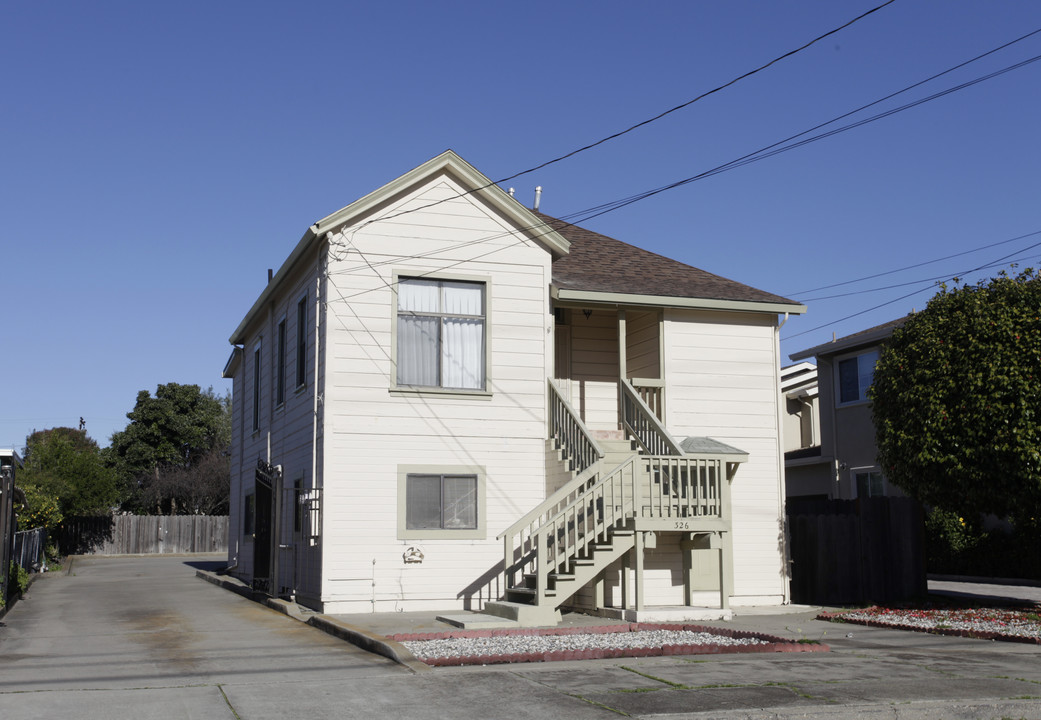 326A--326B Harlan St in San Leandro, CA - Building Photo