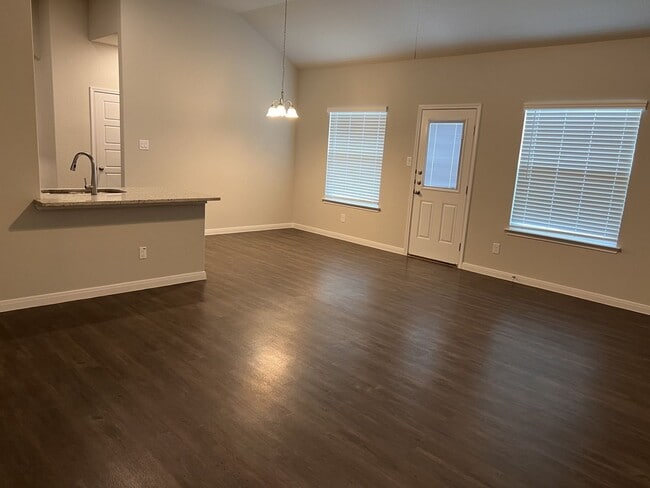 3416 Scott Cir in Seguin, TX - Building Photo - Building Photo