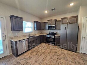 10624 Hidden Chapel Pl in El Paso, TX - Building Photo - Building Photo
