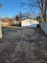 1860 S Shore Blvd in Oregon, OH - Building Photo - Building Photo