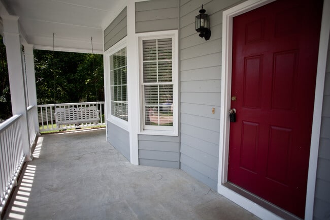 102 Chesapeake Way in Chapel Hill, NC - Building Photo - Building Photo