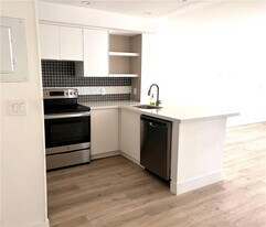 10930 Royal Palm Blvd in Coral Springs, FL - Building Photo