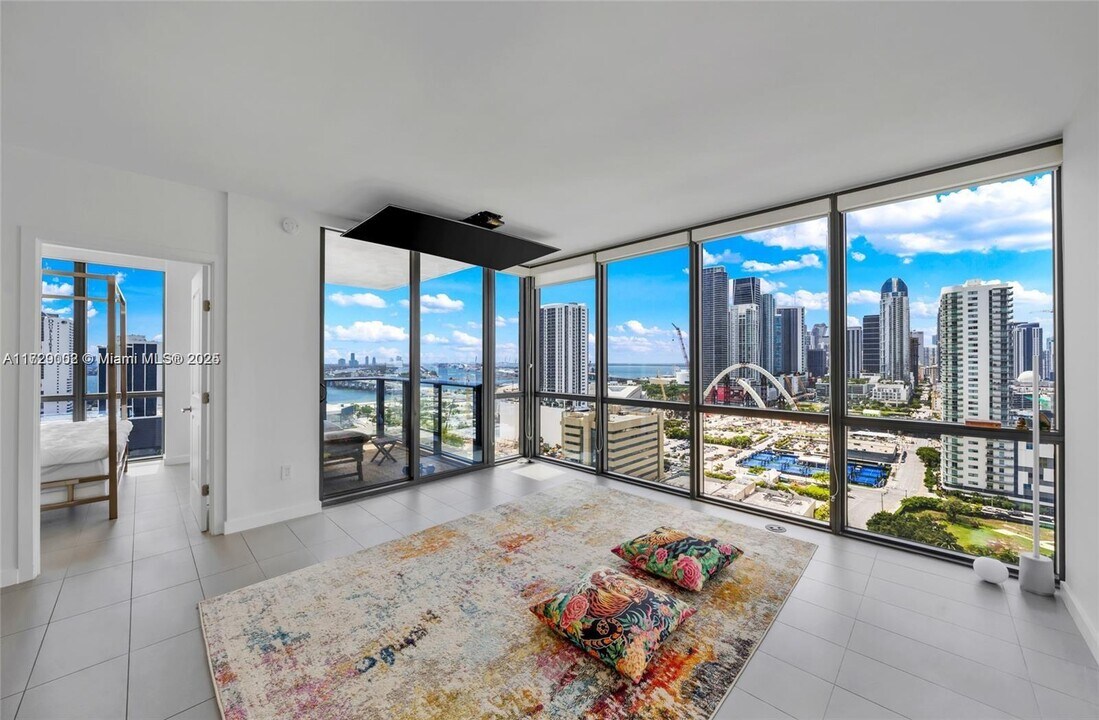 1600 NE 1st Ave, Unit #2206 in Miami, FL - Building Photo