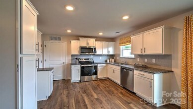 109 Eleanor Cv Rd in Arden, NC - Building Photo - Building Photo