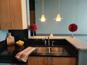 361 17th St NW in Atlanta, GA - Foto de edificio - Building Photo