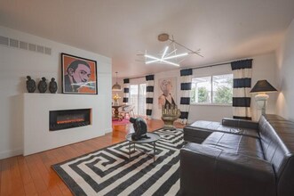 81 Stratford Ln in Rochester Hills, MI - Building Photo - Building Photo