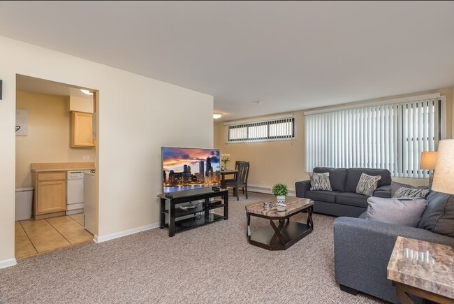 1304 W Lunt Ave in Chicago, IL - Building Photo - Building Photo