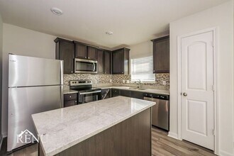 123 Palomino Bnd Dr in Newark, TX - Building Photo - Building Photo