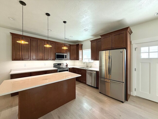 3974 Red Tail Dr in Riverton, UT - Building Photo - Building Photo