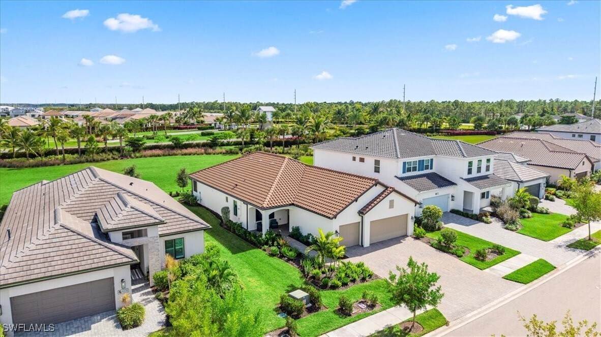 4012 Pegasus Wy in Naples, FL - Building Photo