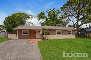 2147 66th Ave S in St. Petersburg, FL - Building Photo