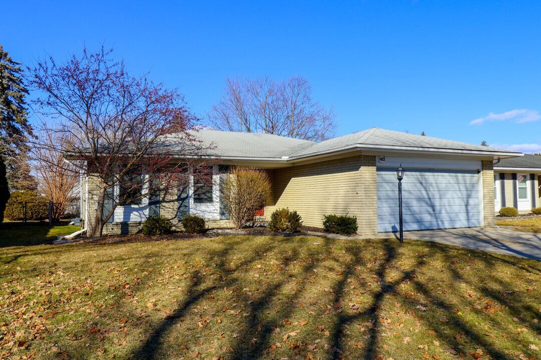 14923 Westpoint Dr in Sterling Heights, MI - Building Photo