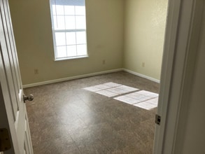 504 Cantrell Ave in Jourdanton, TX - Building Photo - Building Photo