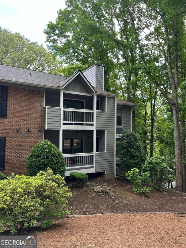 130 Warm Springs Cir in Roswell, GA - Building Photo - Building Photo