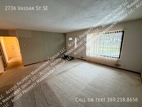 2736 Vassar Dr SE in Grand Rapids, MI - Building Photo - Building Photo